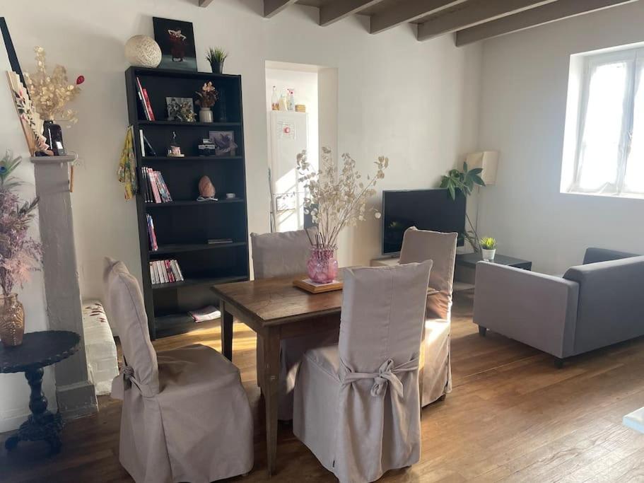 Charmante Maison, Coeur De Bourg Bazouges-la-Pérouse Buitenkant foto
